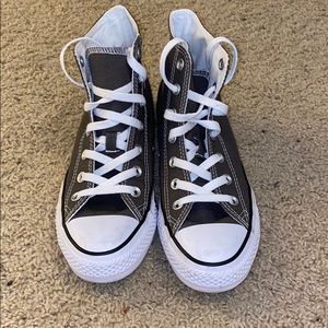 Gray high top converse